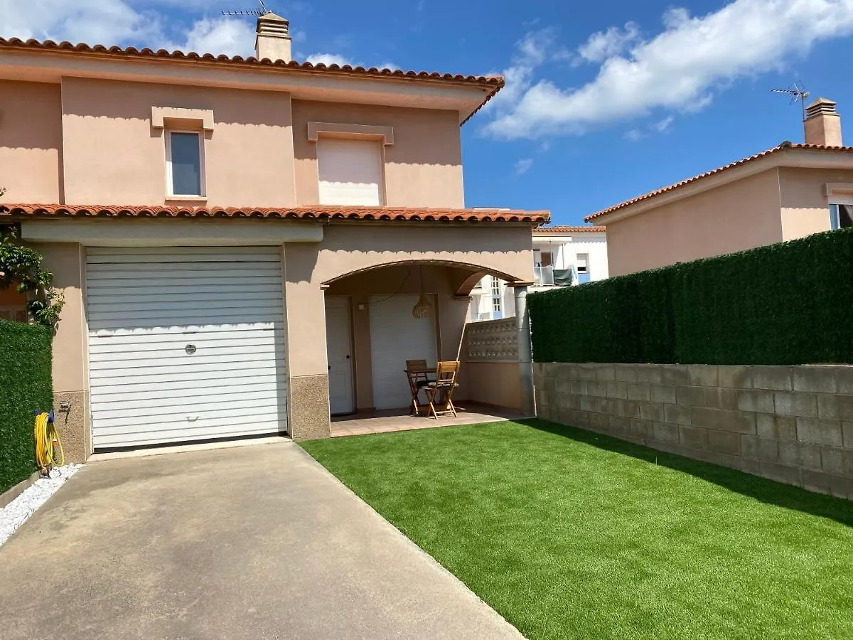 Casa A L\'Escala, Piscina Comunitaria, Mallols contacts
